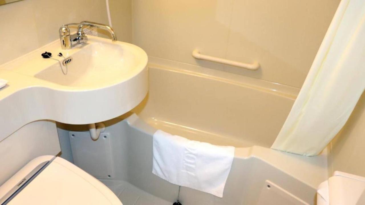 Toyoko Inn Saitama Toda Koen Eki Nishi Guchi Екстер'єр фото